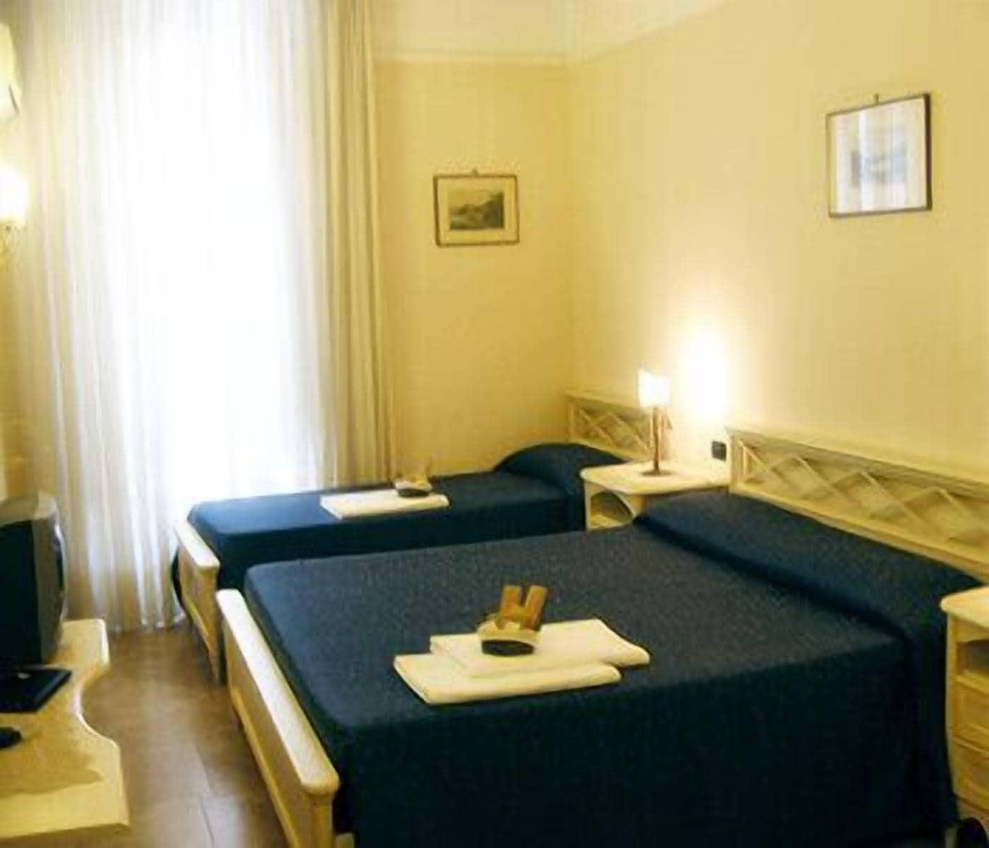 B&B La Dimora Di Nettuno Naples Extérieur photo