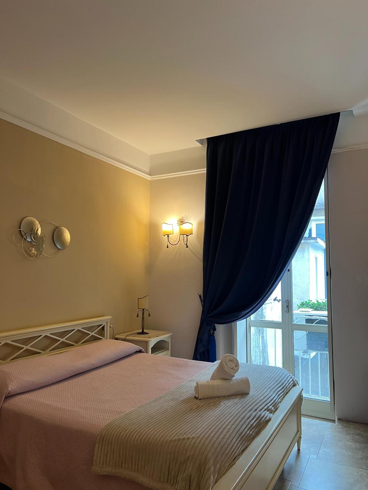 B&B La Dimora Di Nettuno Naples Extérieur photo
